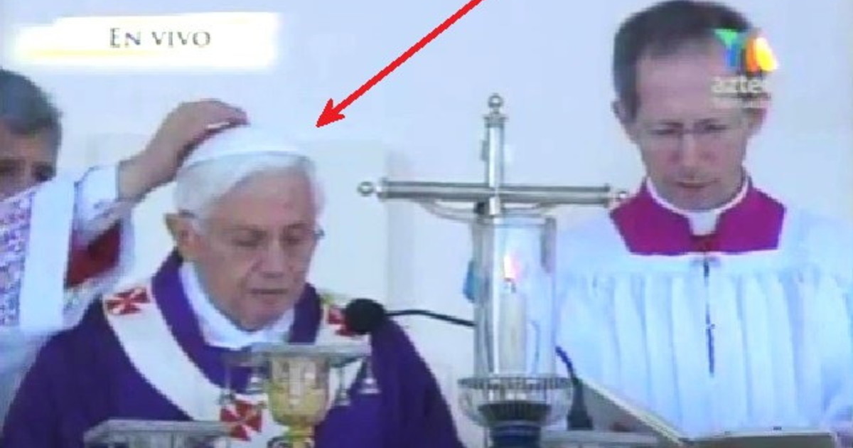 Zucchetto papa Benedetto XVI